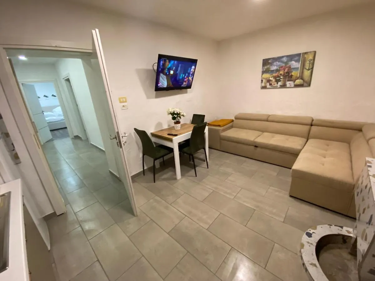 Maison Bellevue - 2 Bdrm Villa In Borsh Beach Albanien